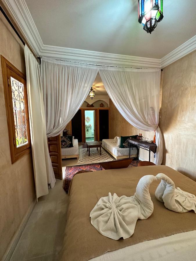 Riad Les Miroirs Marrakesh Exterior photo